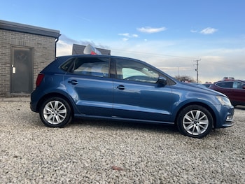 Used Volkswagen Polo 2015 for sale - 76576881: Photo