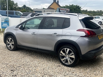 Used Peugeot 2008 2017 for sale - 75406138: Photo