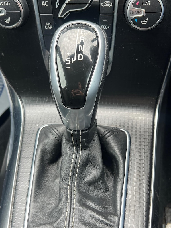 Used Volvo V40 2016 for sale - 75055435: Photo 10
