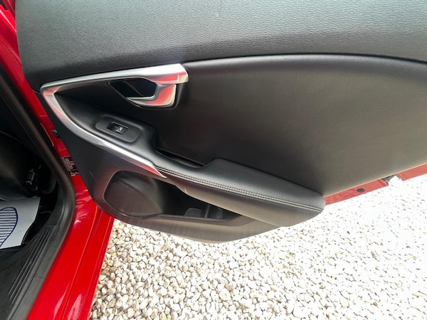 Used Volvo V40 2016 for sale - 75055435: Photo 43
