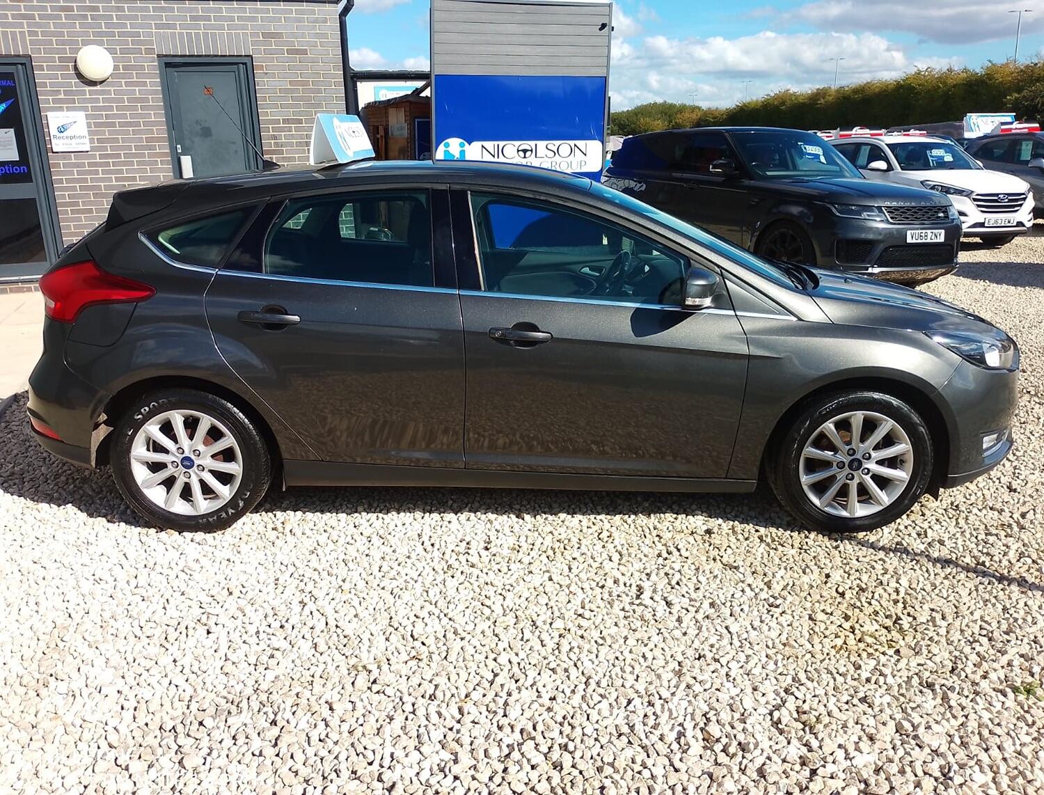 Used Ford Focus 2017 for sale - 75856364: Photo 3