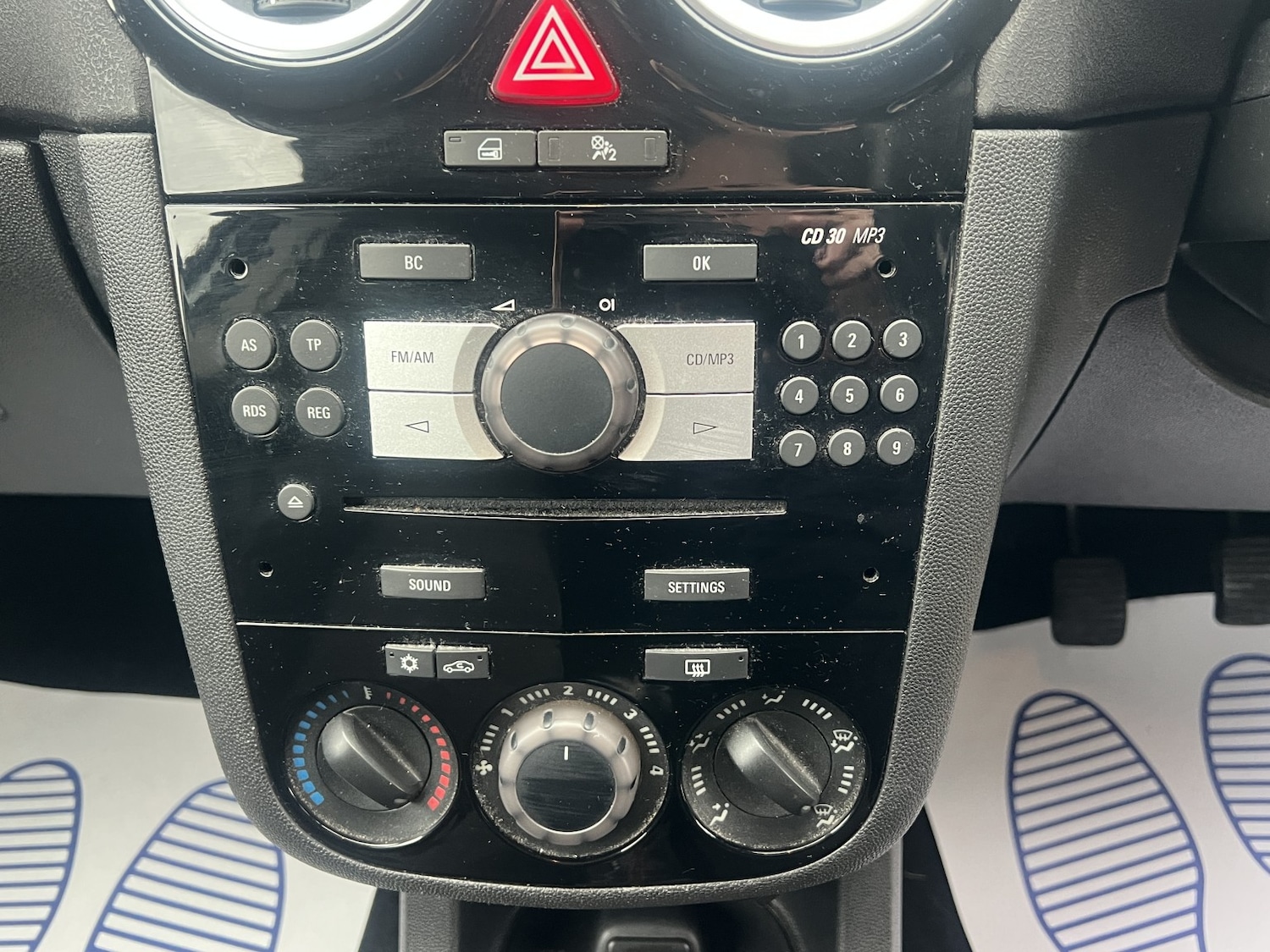 Used Vauxhall Corsa 2012 for sale - 77681744: Photo 9