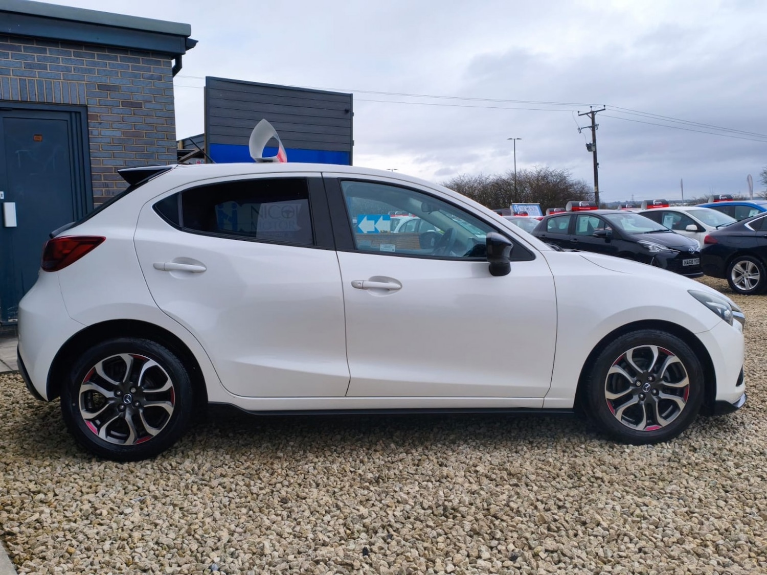 Used Mazda Mazda2 2017 for sale - 77548179: Photo 2