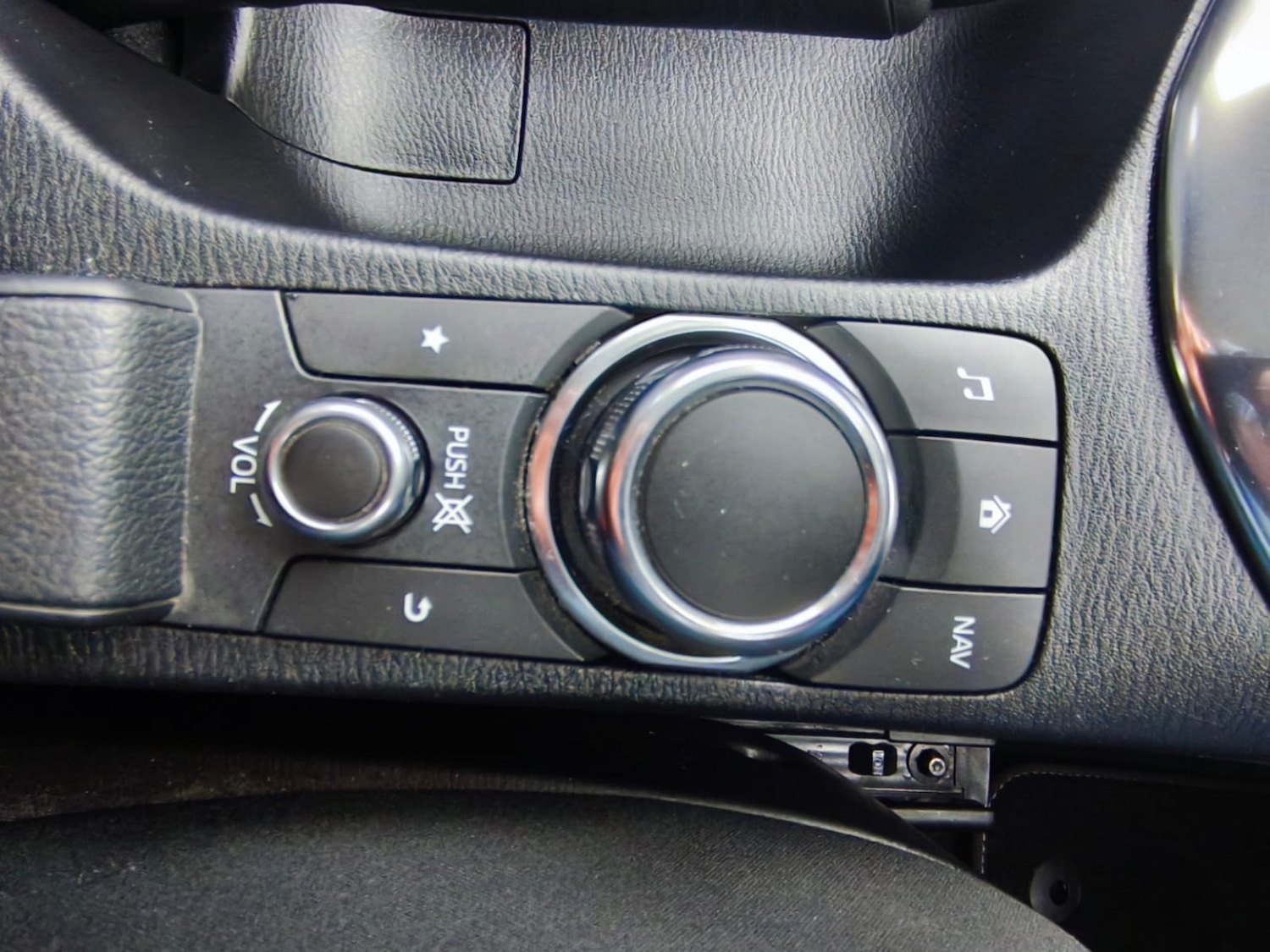 Used Mazda Mazda2 2017 for sale - 77548179: Photo 38