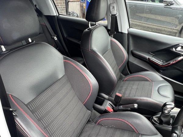 Used Peugeot 208 2018 for sale - 75539042: Photo 22