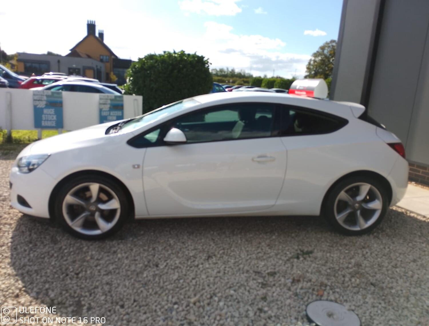 Used Vauxhall Astra GTC 2016 for sale - 75856282: Photo 2