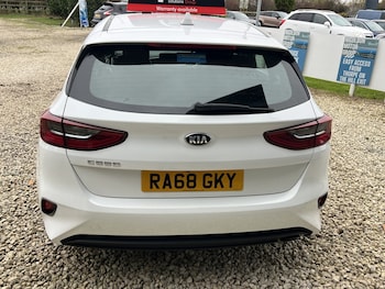 Used Kia Ceed 2019 for sale - 76504725: Photo