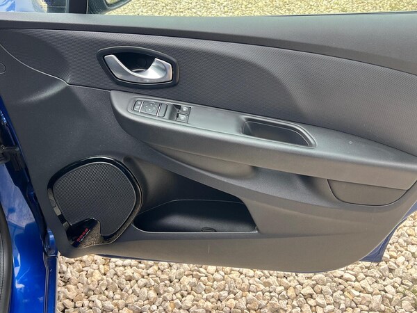 Used Renault Clio 2017 for sale - 75438177: Photo 28