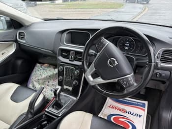 Used Volvo V40 2016 for sale - 79835171: Photo