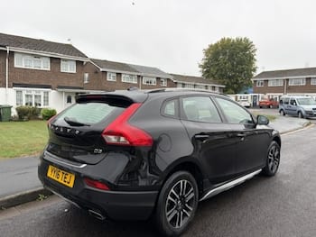 Used Volvo V40 2016 for sale - 79835171: Photo
