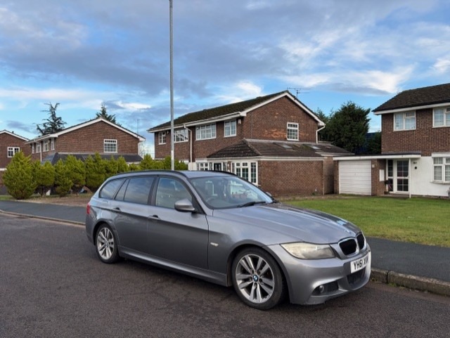 Used BMW 3 Series 2011 for sale - 77353971: Photo 2