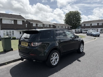 Used Land Rover Discovery Sport 2017 for sale - 78802888: Photo