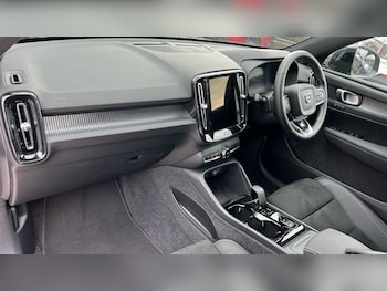 Used Volvo XC40 2025 for sale - 76112296: Photo