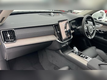 Used Volvo XC90 2025 for sale - 76140454: Photo