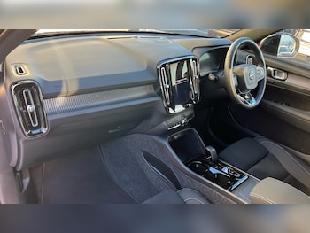 Used Volvo XC40 2025 for sale - 76145903: Photo