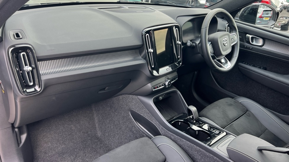 Used Volvo XC40 2025 for sale - 77333116: Photo 4