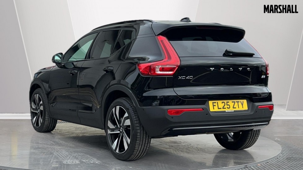 Used Volvo XC40 2025 for sale - 76062360: Photo 2