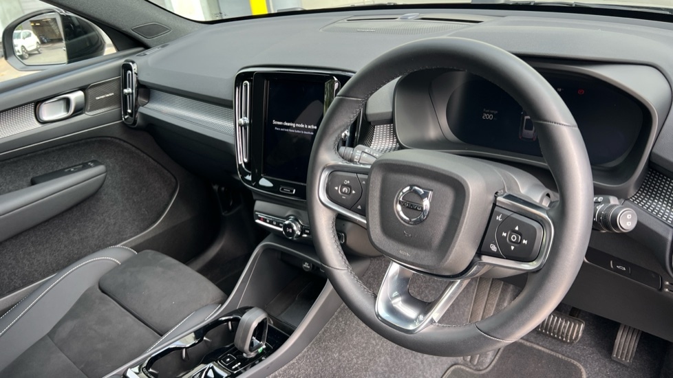 Used Volvo XC40 2025 for sale - 76062360: Photo 5