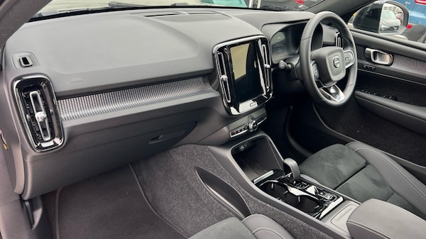 Used Volvo XC40 2024 for sale - 76172448: Photo 4