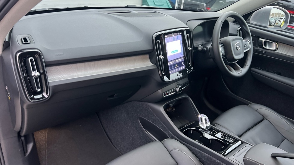 Used Volvo XC40 2025 for sale - 77145754: Photo 4