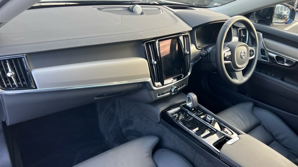 Used Volvo V90 2024 for sale - 76874405: Photo 4