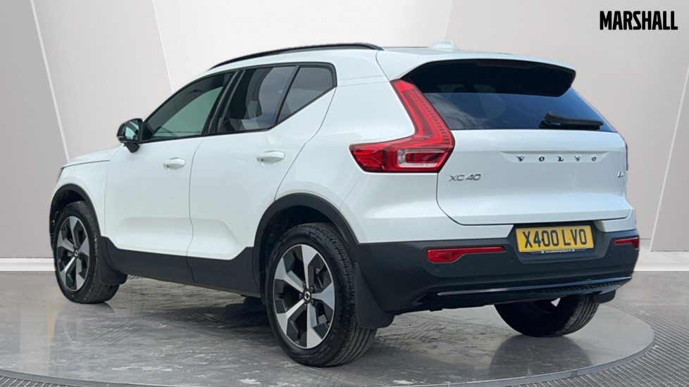 Used Volvo XC40 2023 for sale - 76868749: Photo 2