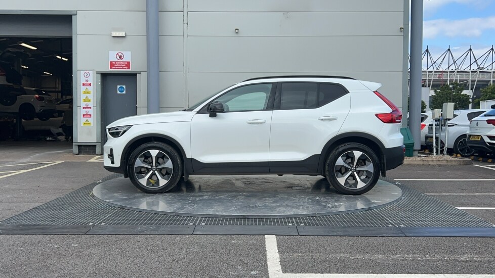 Used Volvo XC40 2023 for sale - 76868749: Photo 8