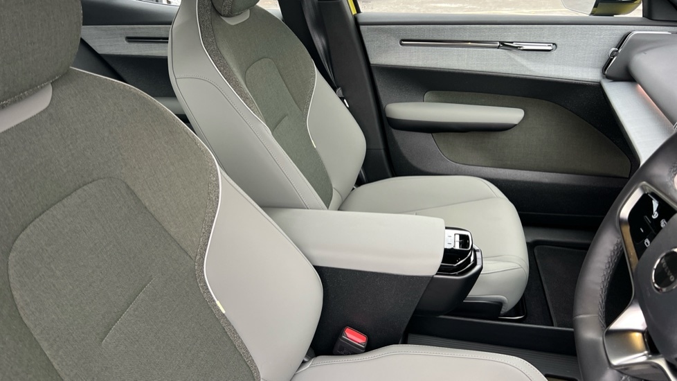 Used Volvo EX30 2025 for sale - 76871881: Photo 9
