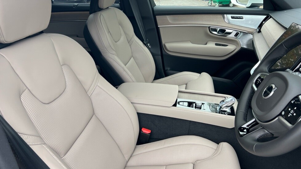 Used Volvo XC90 2025 for sale - 76140270: Photo 9