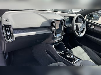 Used Volvo XC40 2024 for sale - 75481066: Photo