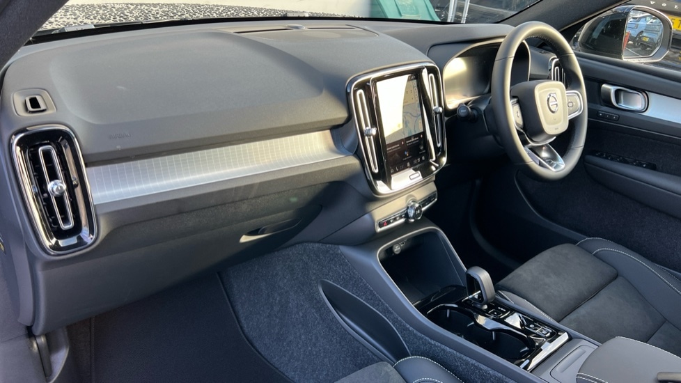 Used Volvo XC40 2025 for sale - 77075520: Photo 4
