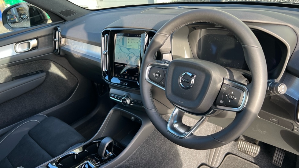 Used Volvo XC40 2025 for sale - 77075520: Photo 5