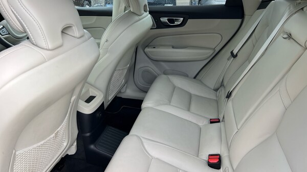 Used Volvo XC60 2024 for sale - 75710042: Photo 10