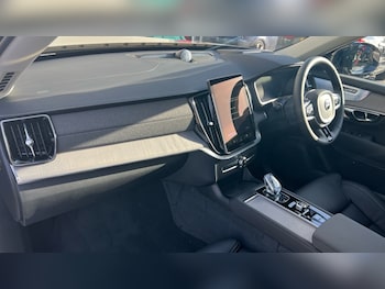 Used Volvo XC90 2025 for sale - 76140299: Photo