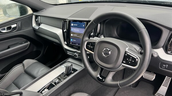 Used Volvo XC60 2022 for sale - 76130495: Photo 5