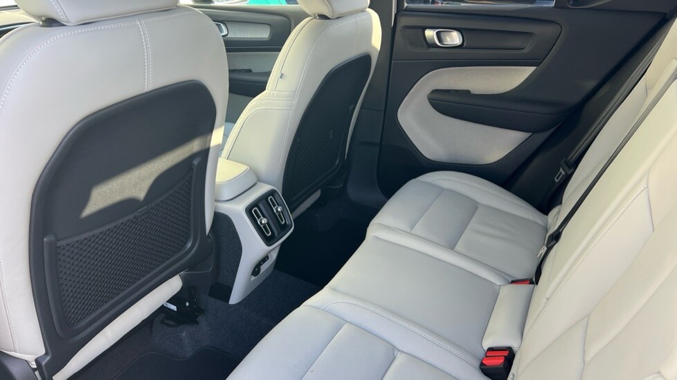 Used Volvo XC40 2024 for sale - 77232123: Photo 10