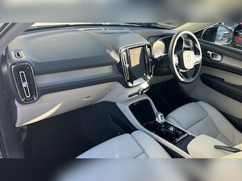 Used Volvo XC40 2024 for sale - 77232123: Photo