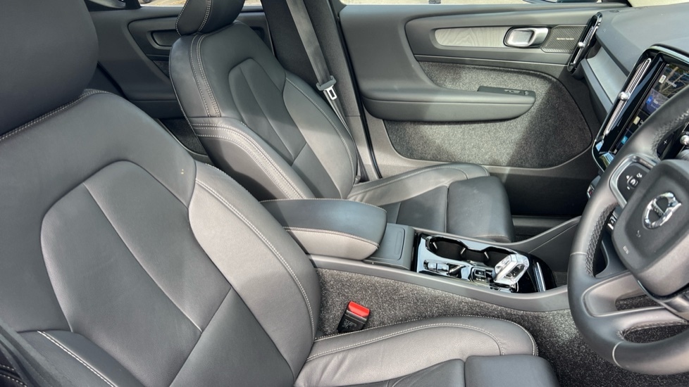 Used Volvo XC40 2024 for sale - 76870358: Photo 9