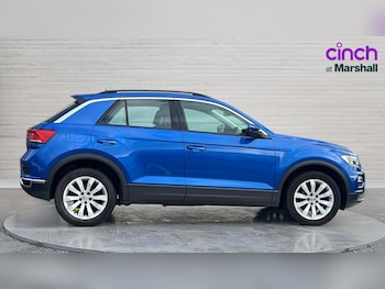 Used Volkswagen T-Roc 2019 for sale - 77381007: Photo