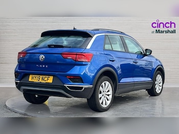Used Volkswagen T-Roc 2019 for sale - 77381007: Photo