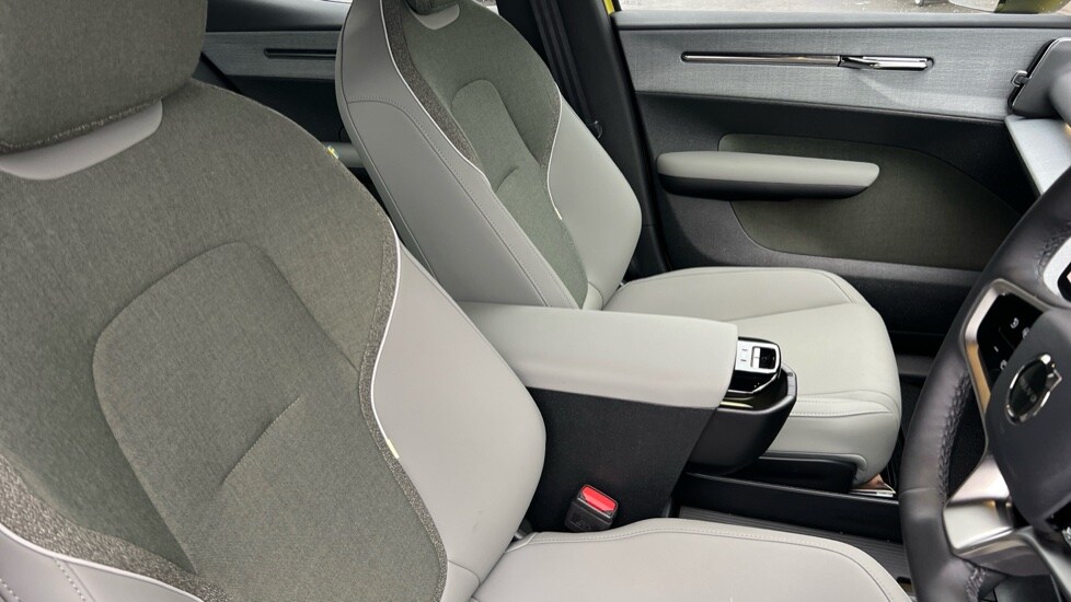 Used Volvo EX30 2025 for sale - 76871888: Photo 9