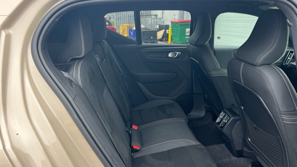 Used Volvo XC40 2025 for sale - 77588429: Photo 6