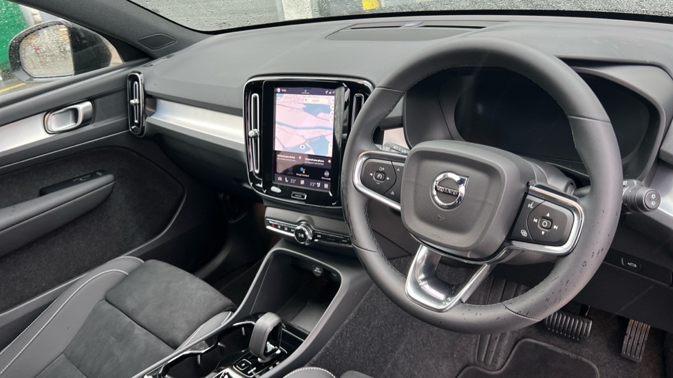 Used Volvo XC40 2025 for sale - 76977852: Photo 5