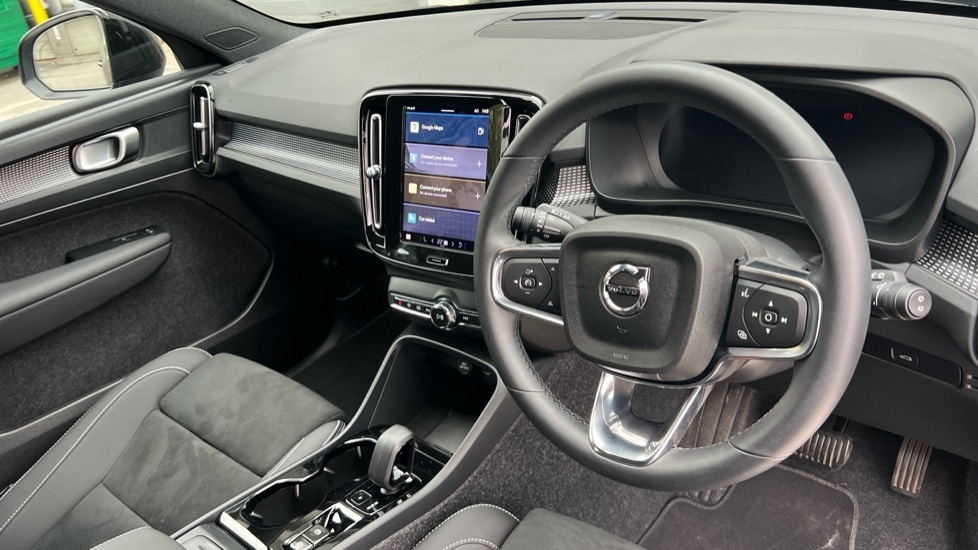 Used Volvo XC40 2025 for sale - 76487265: Photo 5