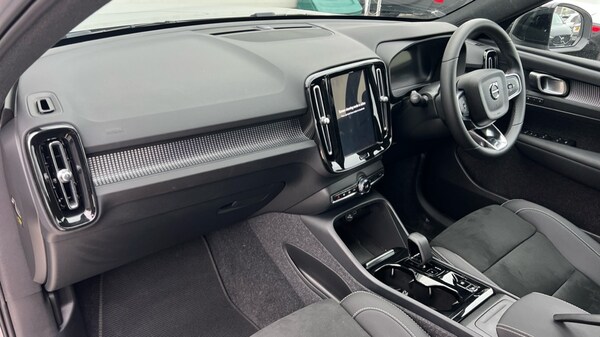 Used Volvo XC40 2025 for sale - 76124662: Photo 4