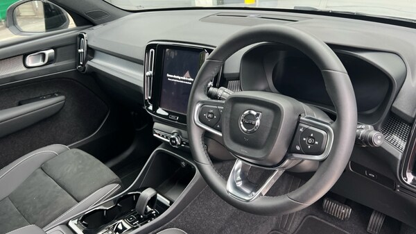 Used Volvo XC40 2025 for sale - 76124662: Photo 5