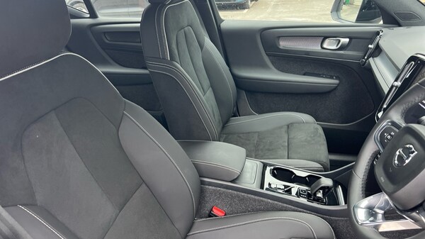 Used Volvo XC40 2025 for sale - 76124662: Photo 9