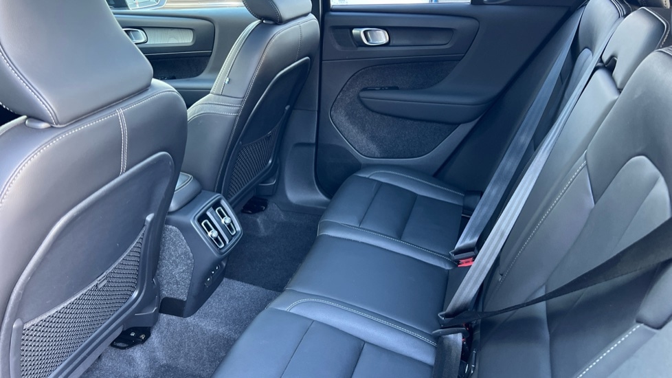 Used Volvo XC40 2024 for sale - 76870347: Photo 10