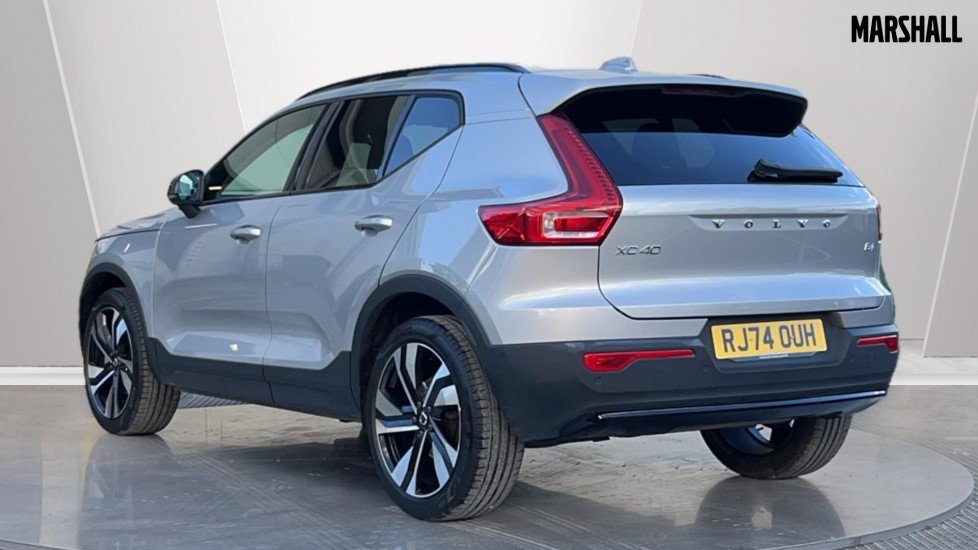Used Volvo XC40 2024 for sale - 76870347: Photo 2