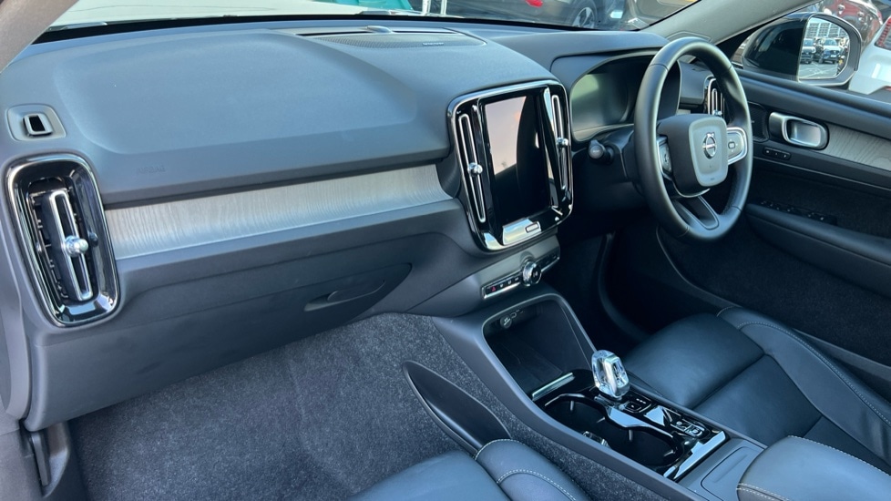 Used Volvo XC40 2024 for sale - 76870347: Photo 4